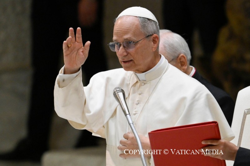 Aux disciples d’Emmaüs, avec grande franchise, Jésus leur reproche d’être « sans intelligence et lents à croire »