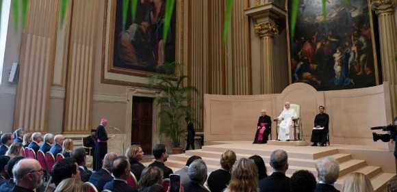 “La loi naturelle, universellement valide au-delà d’autres opinions pouvant être discutées, constitue la boussole pour légiférer”