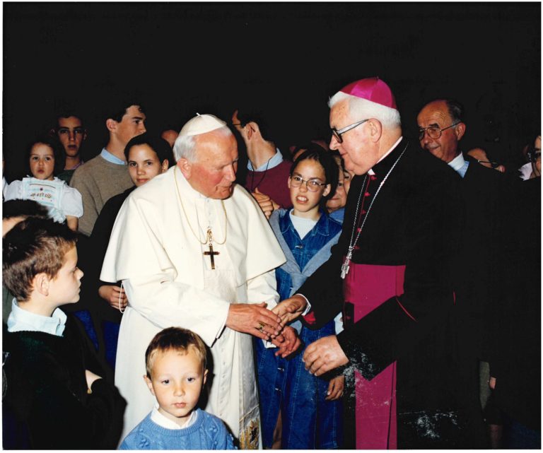 Jean Paul II rencontre les familles à Auray en 1996