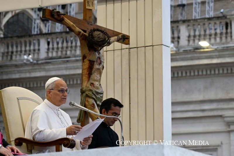 Le cri de Jésus sur la Croix est précédé d'une question des plus déchirantes : « Mon Dieu, mon Dieu, pourquoi m’as-tu abandonné ? ».
