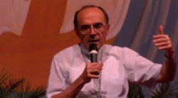 Nous prions pour une France servante, comblée et humble, croyante, priante