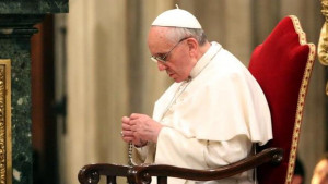 LE PAPE NOUS INVITE A UN OCTOBRE MISSIONNAIRE Chapelet-pape